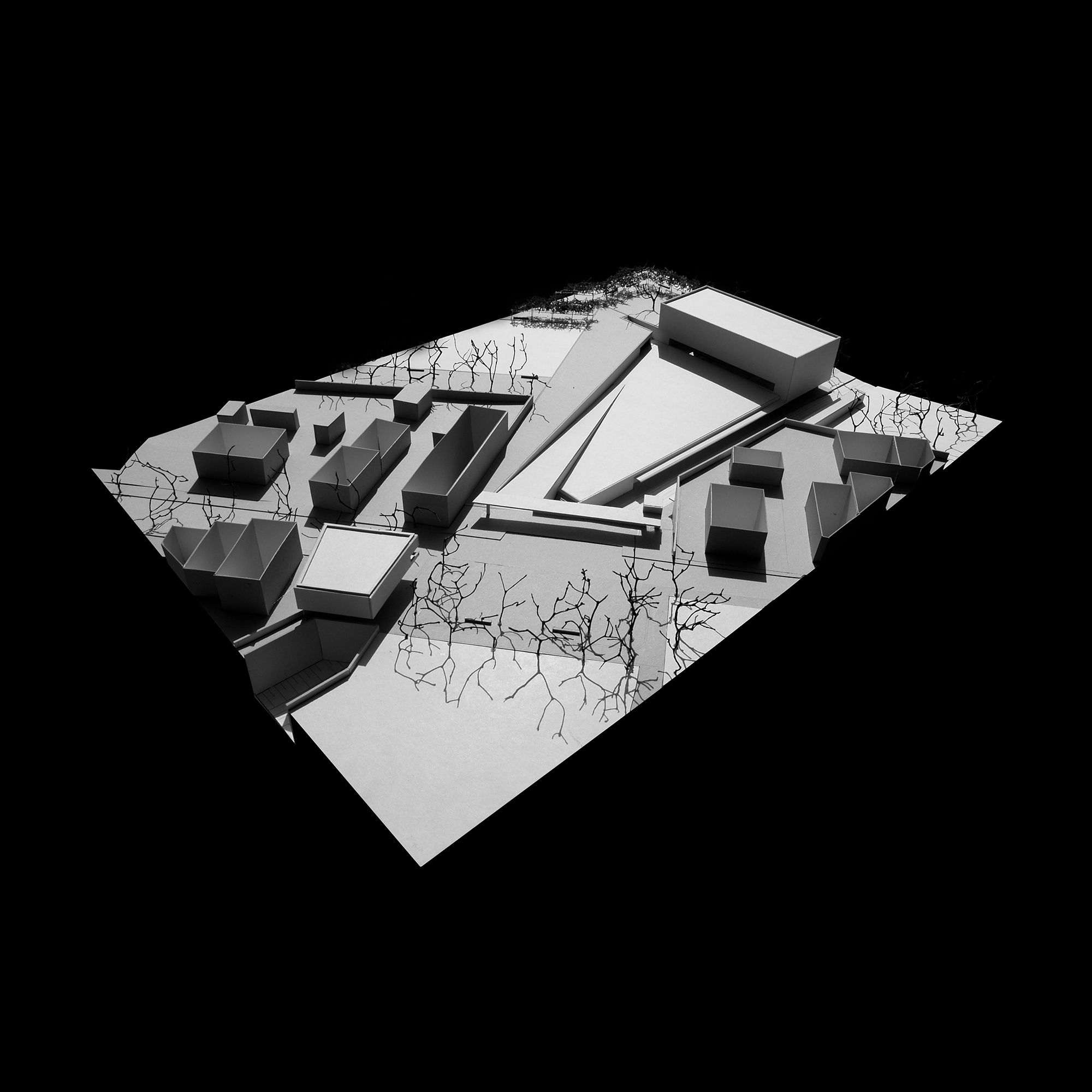 Commercial Building in Custóias