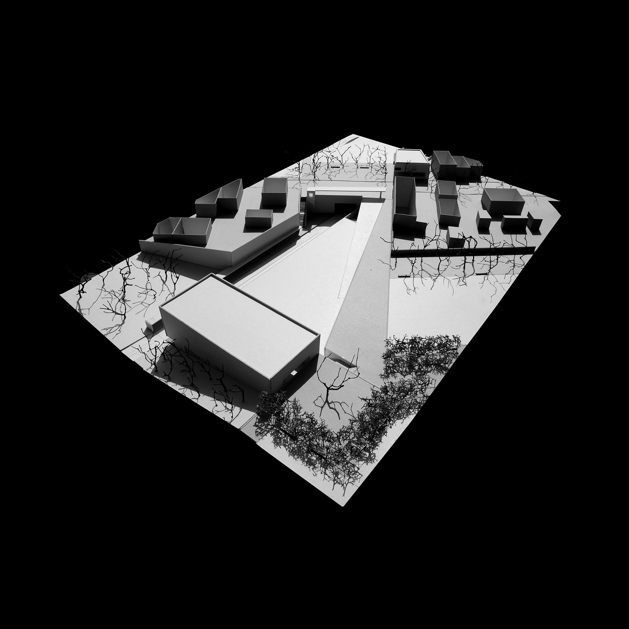 Commercial Building in Custóias