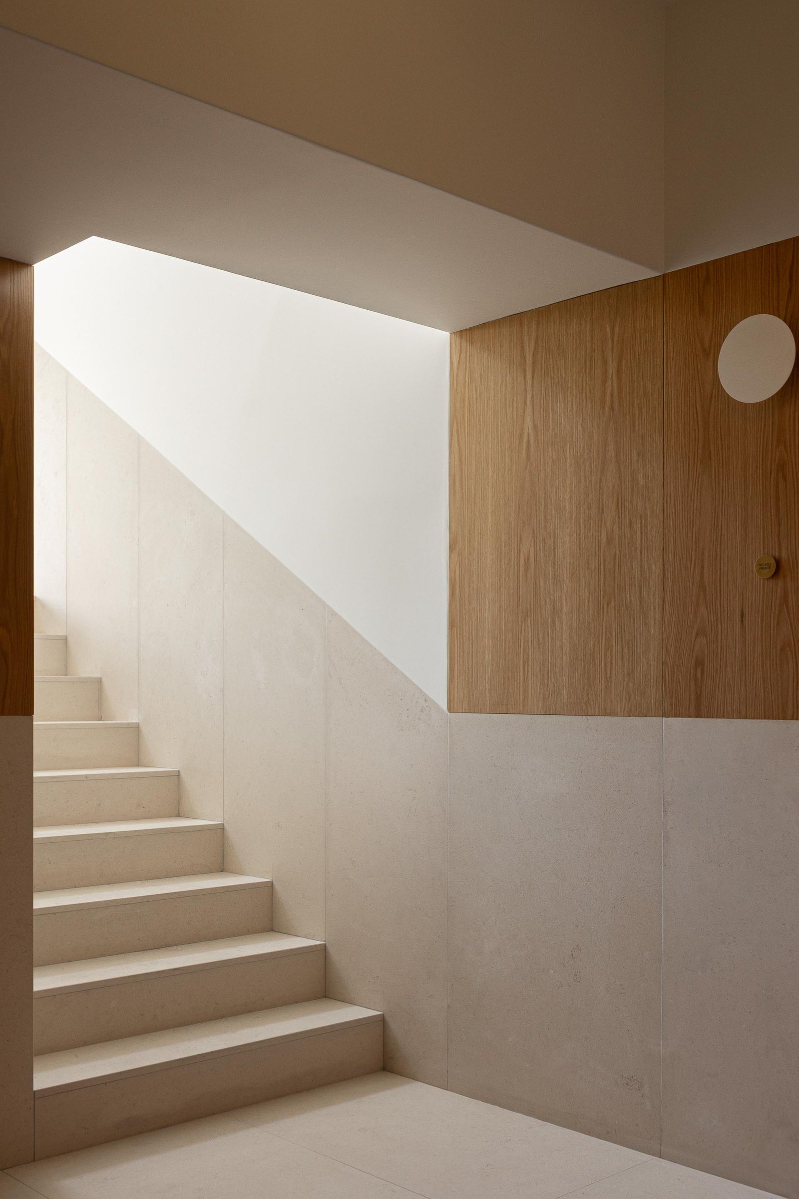 Hintze Ribeiro Residential Building